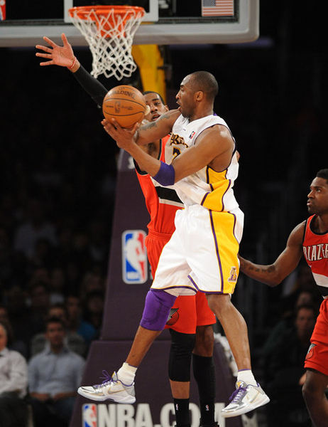 Zoom Kobe V iD by Kid Hollywood 17.jpg