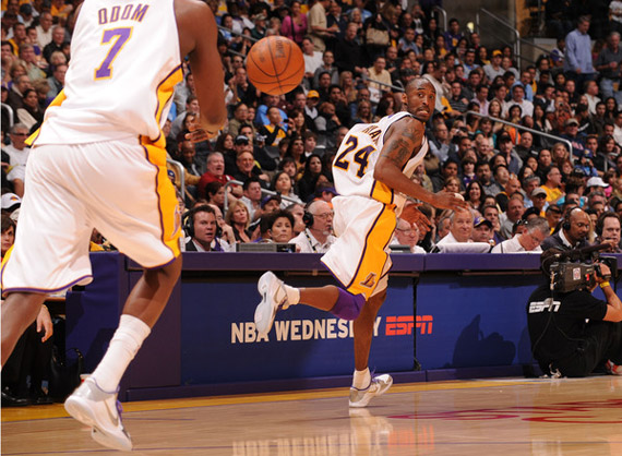 Zoom Kobe V iD by Kid Hollywood 18.jpg