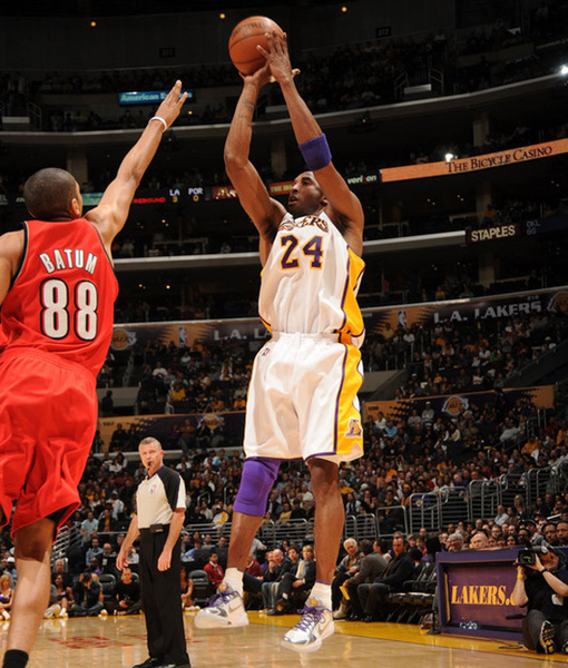 Zoom Kobe V iD by Kid Hollywood 19.jpg