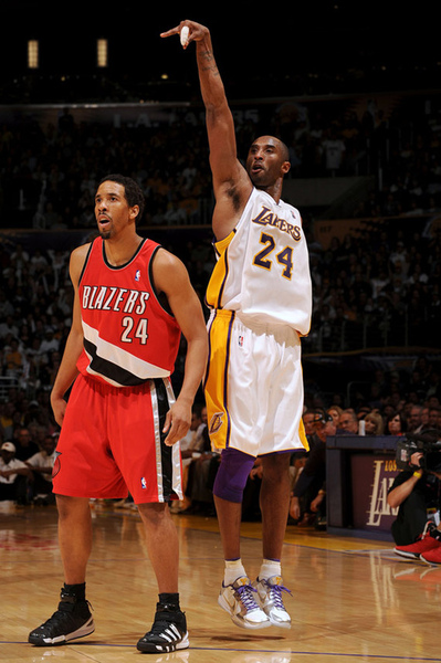 Zoom Kobe V iD by Kid Hollywood 21.jpg