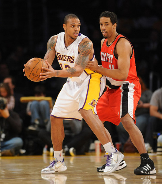 Zoom Kobe V iD by Kid Hollywood 22.jpg