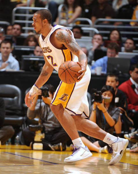 Zoom Kobe V iD by Kid Hollywood 23.jpg