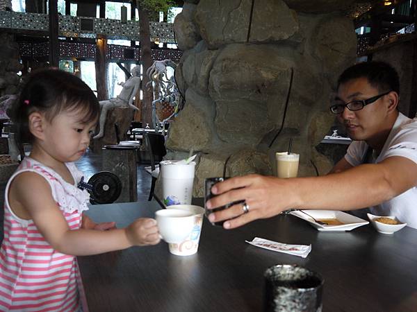 毛豆跟舅舅乾杯