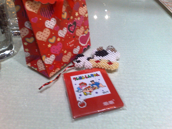 Katy親手做了串珠小牛吊飾