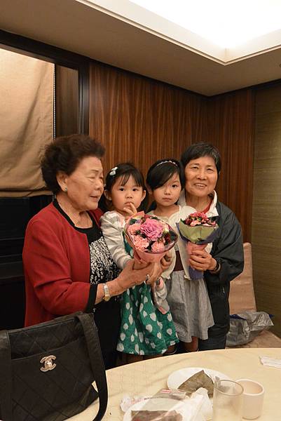 亞亞的2015母親節聚餐 (35).JPG
