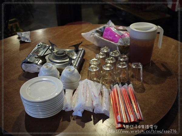 【台中霧峰食記】提前慶祝母親節,歡樂餵祭五臟廟在「霖記甕缸雞 【台中霧峰食記】提前慶祝母親節,歡樂餵祭五臟廟在「霖記甕缸雞