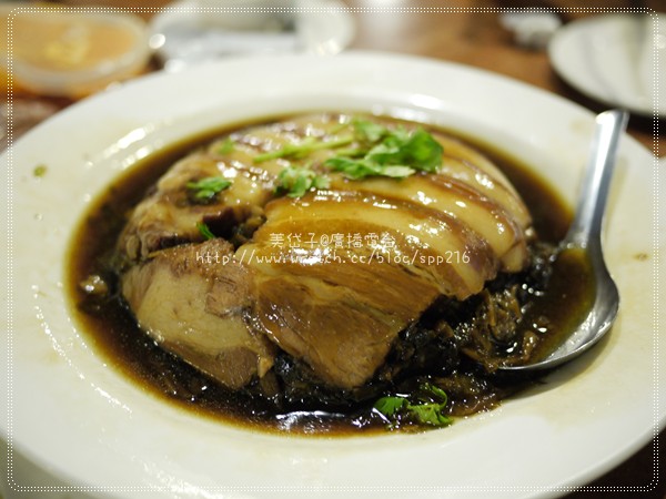 【台中霧峰食記】提前慶祝母親節,歡樂餵祭五臟廟在「霖記甕缸雞 【台中霧峰食記】提前慶祝母親節,歡樂餵祭五臟廟在「霖記甕缸雞