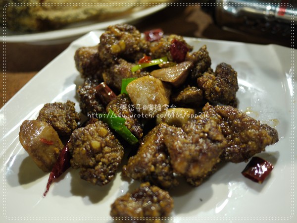 【台中霧峰食記】提前慶祝母親節,歡樂餵祭五臟廟在「霖記甕缸雞 【台中霧峰食記】提前慶祝母親節,歡樂餵祭五臟廟在「霖記甕缸雞