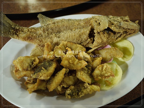 【台中霧峰食記】提前慶祝母親節,歡樂餵祭五臟廟在「霖記甕缸雞 【台中霧峰食記】提前慶祝母親節,歡樂餵祭五臟廟在「霖記甕缸雞