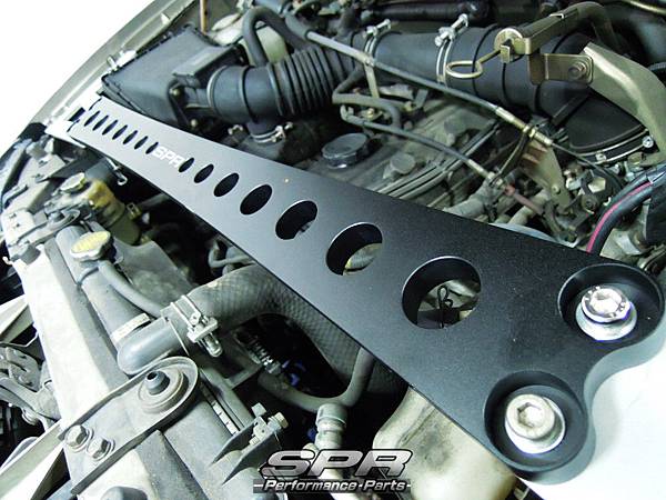 Mitsubishi Freeca SPR 引擎室強化拉桿_08.jpg Mitsubishi Freeca SPR 引擎室強化拉桿_08.jpg