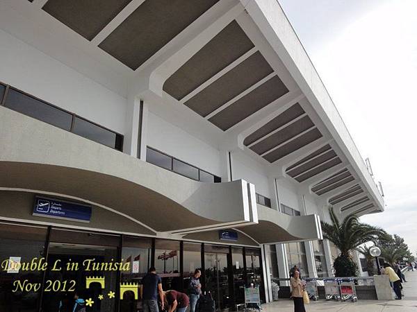 突尼斯機場外觀