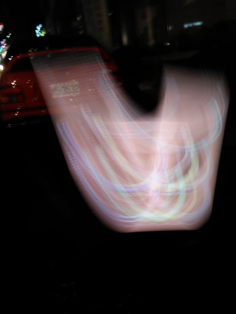19手機亂揮.jpg 19手機亂揮.jpg