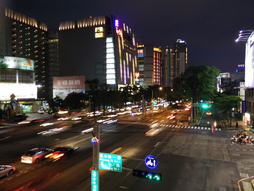25夜拍街景.jpg 25夜拍街景.jpg
