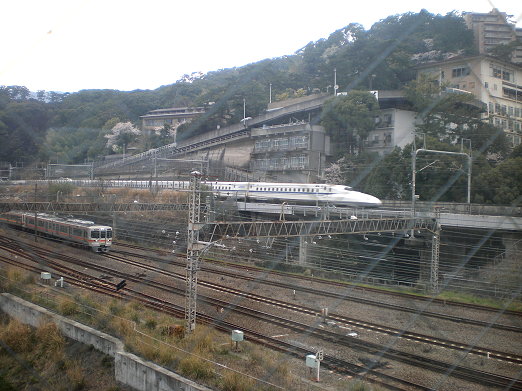 新幹線與電車.jpg 新幹線與電車.jpg