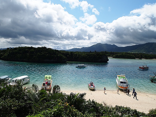 12.石垣島最有漂亮的川平灣,有點像下龍灣的fu.jpg 12.石垣島最有漂亮的川平灣,有點像下龍灣的fu.jpg