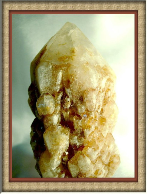 欣賞礦物之美~ 【 骨幹水晶】石英家族→ 水晶類@ 石頭ㄚm的化石:: 痞客邦::