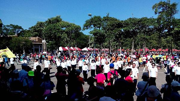 103年10月全國健走活動基隆市太極拳協會200多人參與及會後自強活動