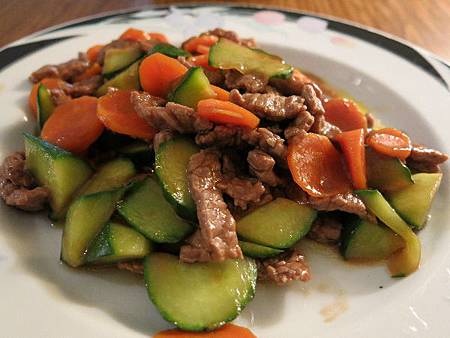 醬燒牛肉炒小黃瓜.JPG