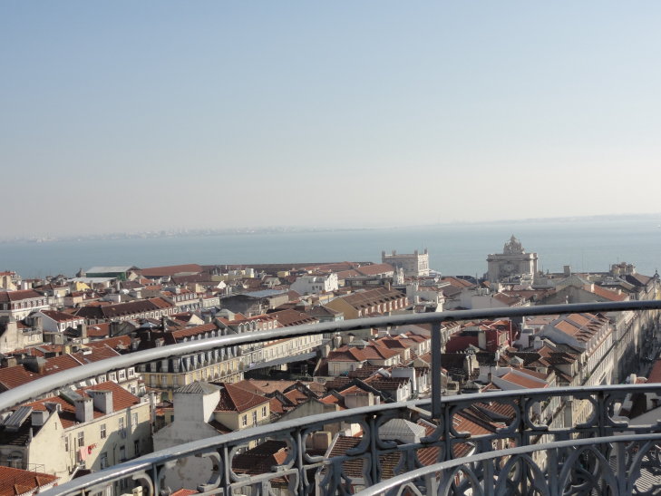 043-登頂俯瞰Praca do Comercio廣場.JPG 043-登頂俯瞰Praca do Comercio廣場.JPG