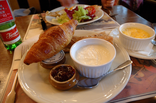 Paul 麵包沙龍 【宜蘭民宿】Sunday Home Paul 麵包沙龍 【宜蘭民宿】Sunday Home