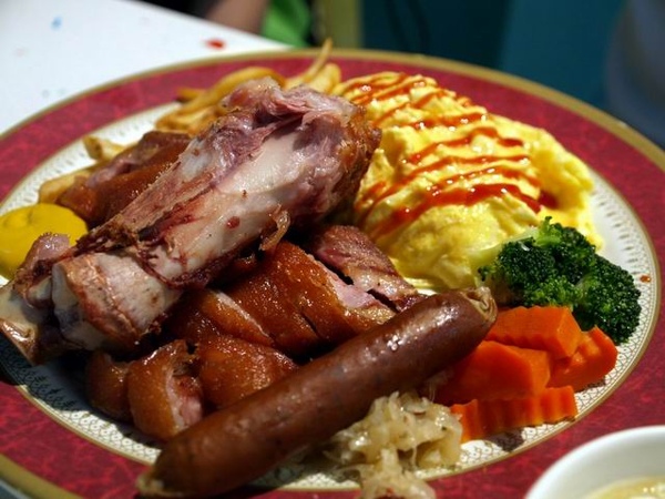 德國豬腳加香腸.JPG 德國豬腳加香腸.JPG