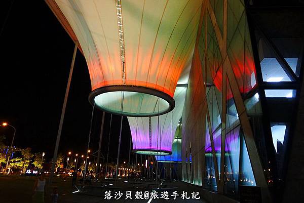 高雄_大東文化藝術中心。天燈造景捷運站。蔡依林大藝術家場景 (7).JPG 高雄_大東文化藝術中心。天燈造景捷運站。蔡依林大藝術家場景 (7).JPG