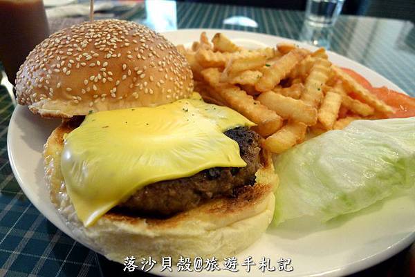 牛肉起司漢堡(L) NT 240 (2).JPG 牛肉起司漢堡(L) NT 240 (2).JPG