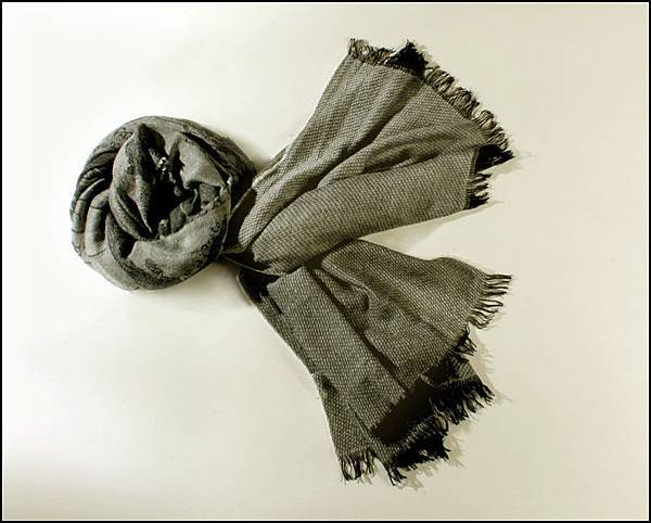 義大利製灰色毛料古典風格流蘇長圍巾