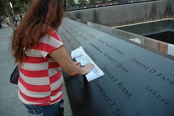 纽约新景点:九一一纪念公园(911 memorial) - 美