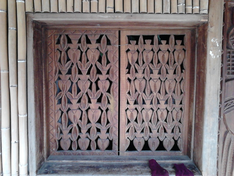 水璉原民屋窗戶