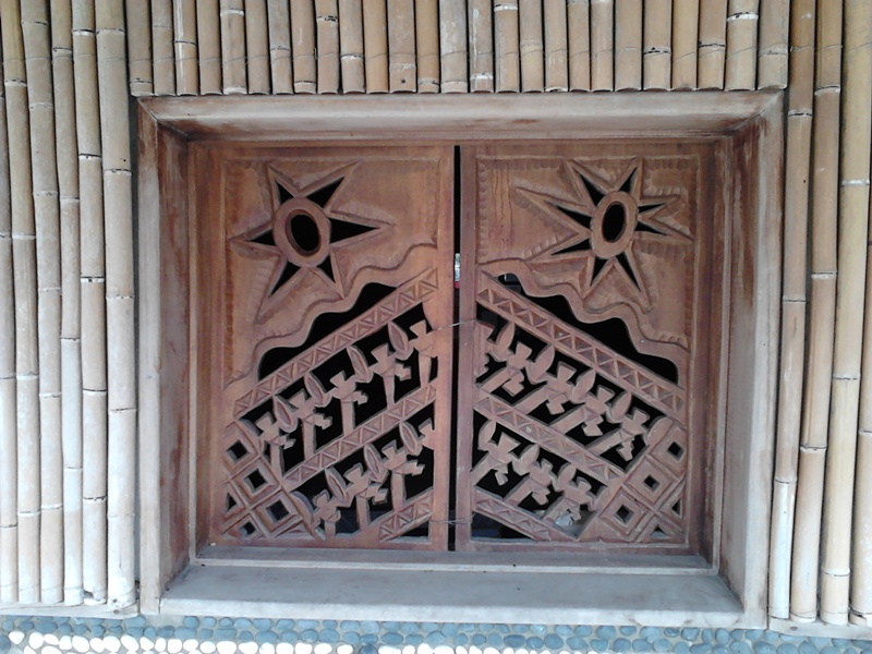 水璉原民屋窗戶