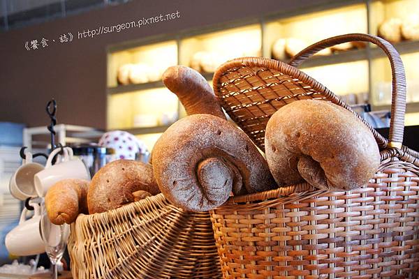 《台南》巴黎波波 輕食館 麵包餐 三角吐司 (3)