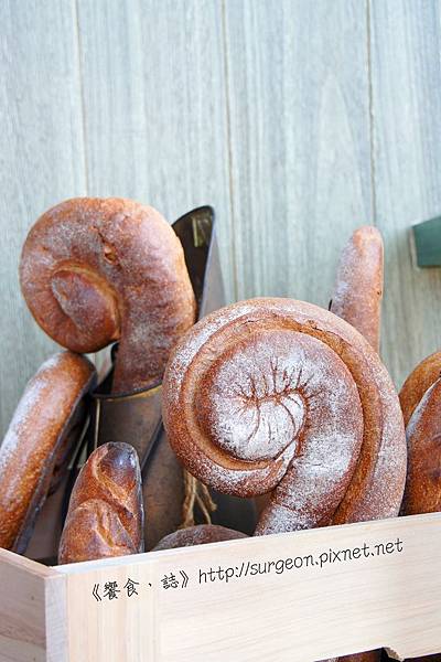 《台南》巴黎波波 輕食館 麵包餐 三角吐司 (12) 《台南》巴黎波波 輕食館 麵包餐 三角吐司 (12)