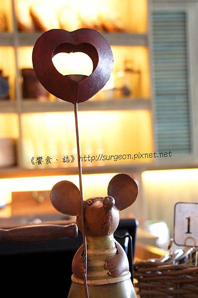 《台南》巴黎波波 輕食館 麵包餐 三角吐司 (15) 《台南》巴黎波波 輕食館 麵包餐 三角吐司 (15)