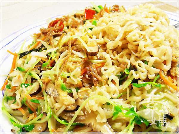 簡單食譜-炒公仔麵15.jpg 簡單食譜-炒公仔麵15.jpg