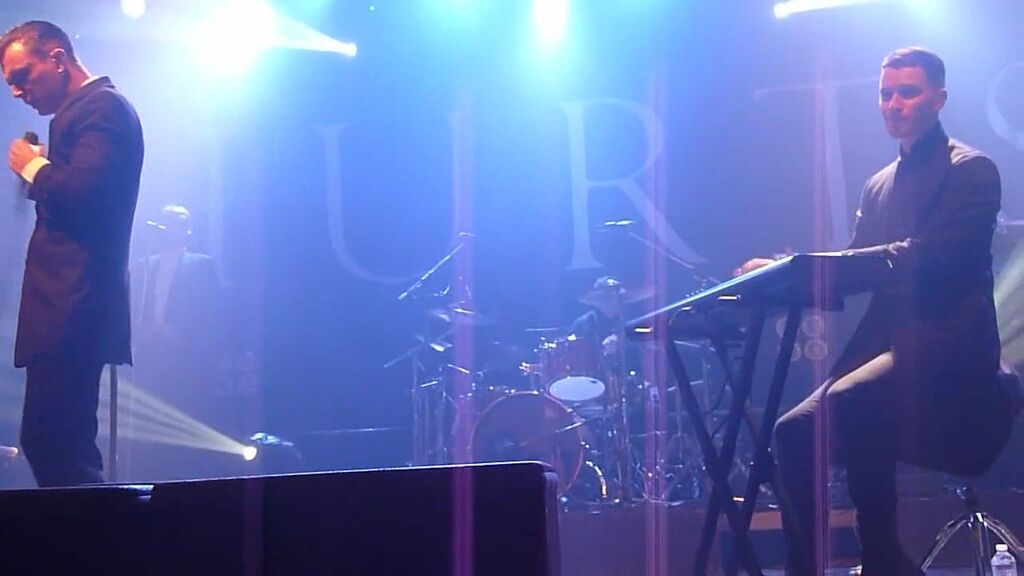 Hurts - Confide In Me & Illuminated (Live at Taipei, Taiwan May 13, 2011)[23-36-30].JPG