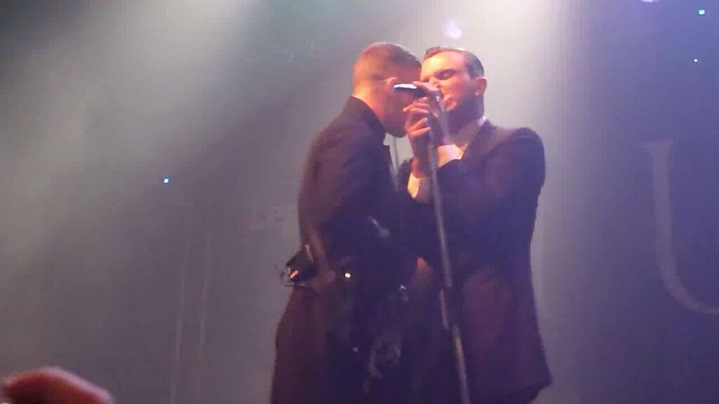 Hurts - Evenlyn (Live at Taipei, Taiwan May 13, 2011)[22-40-17].JPG