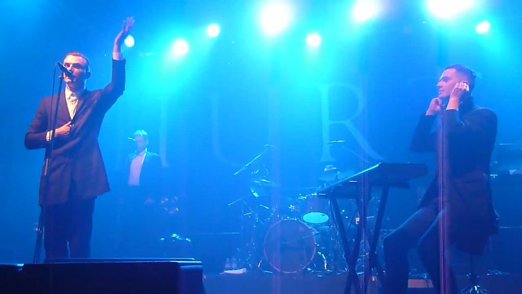 Hurts - Silver Lining & Wonderful Life (Live at Taipei, Taiwan May 13, 2011)[18-49-30].JPG