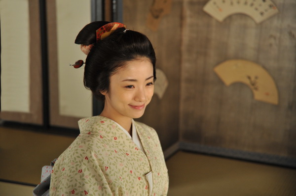 《武士的菜單》女主角-「料理女神」上戶彩 《武士的菜單》女主角-「料理女神」上戶彩