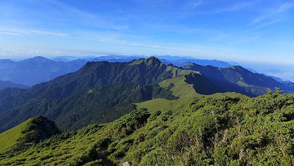 照片 087-奇萊主山.jpg 照片 087-奇萊主山.jpg