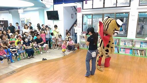 集集贈書活動 集集贈書活動