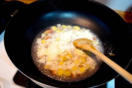 香蕉白桃米布丁