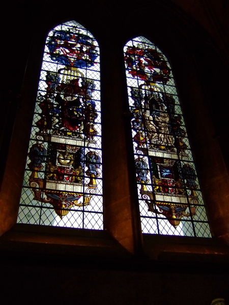 大教堂的彩繪玻璃都很精采