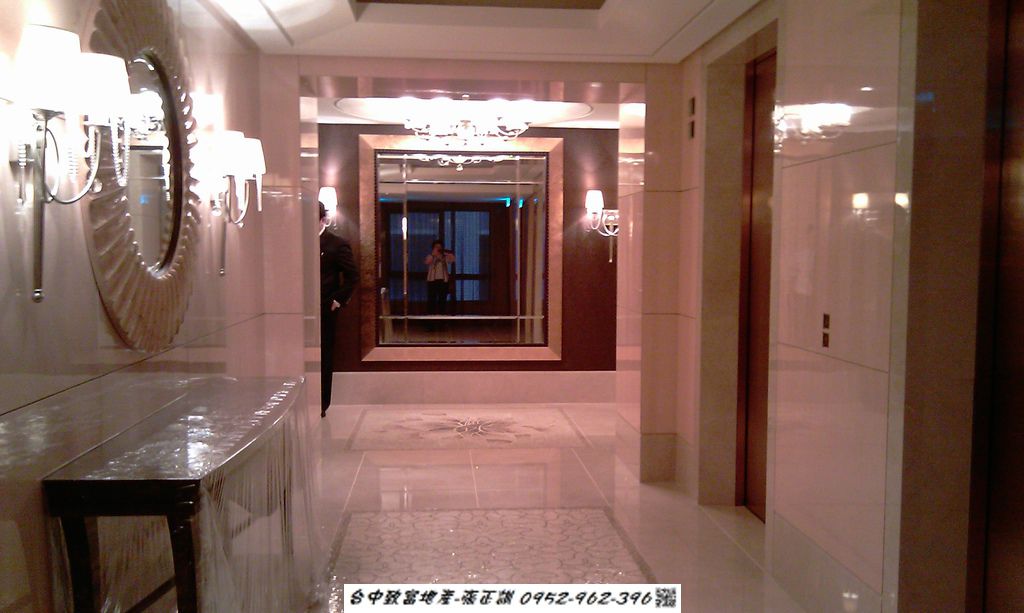 168952637-梯廳.jpg