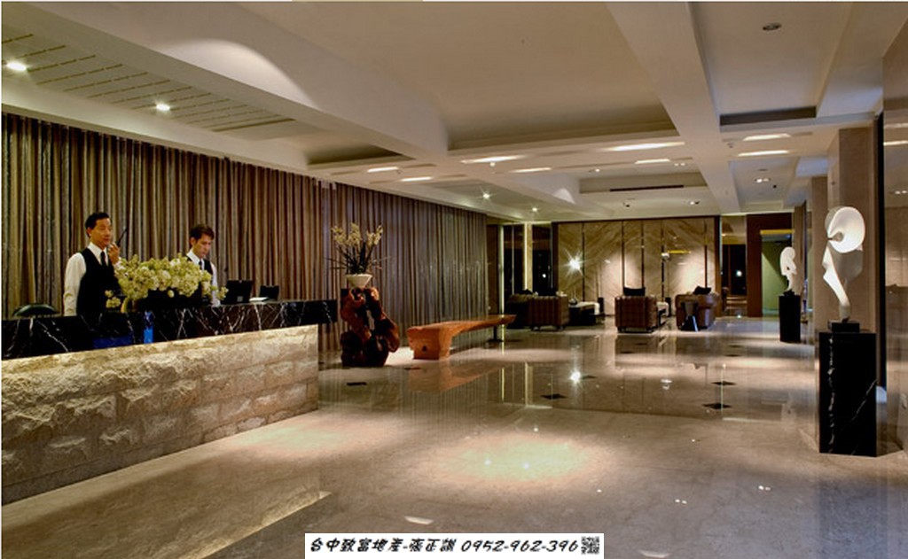 173603414-LOBBY01.jpg