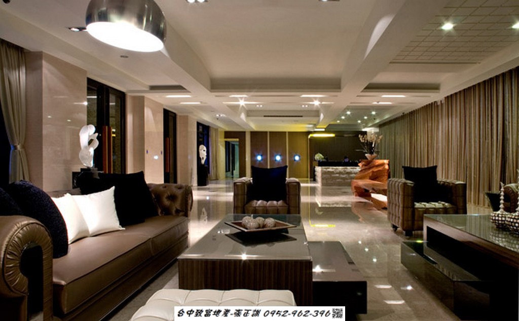 173603418-LOBBY02.jpg