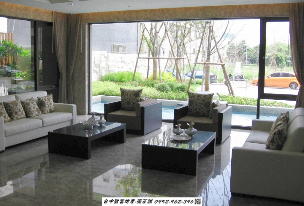 173594834-LOBBY.jpg