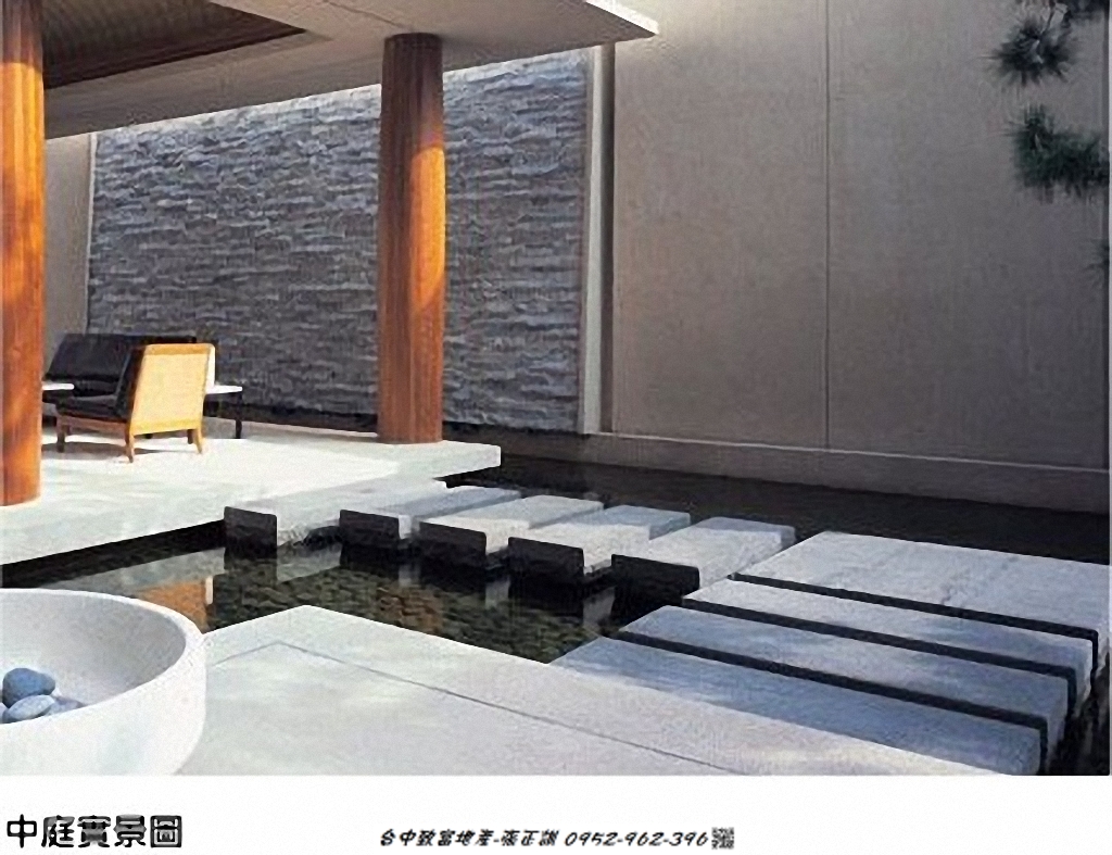 171555145-中庭.jpg