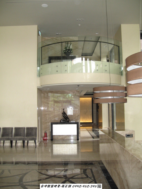 171680271-LOBBY 04.jpg