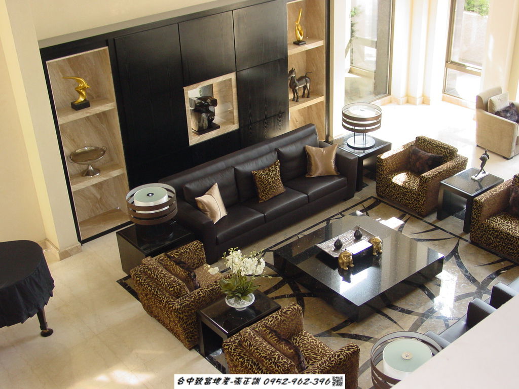 171680273-LOBBY 03.JPG 171680273-LOBBY 03.JPG